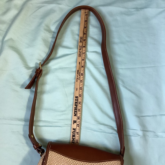 Liz Claiborne Tan Woven Jute Crossbody Ladies Shoulder Bag - Picture 13 of 16